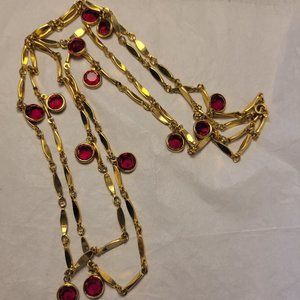 Beautiful Vintage Red and Gold Tone Necklace with red Cabochons
